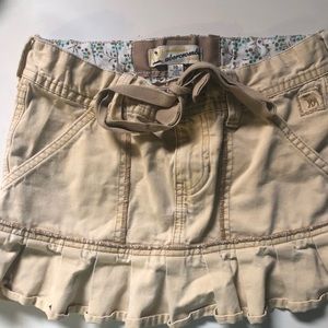 Girls Abercrombie mini khaki skirt